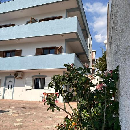 Kenza Apartments Sarandë Exteriör bild