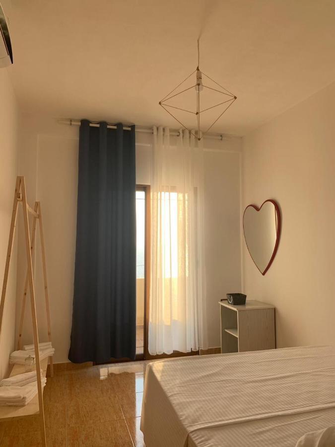 Kenza Apartments Sarandë Rum bild