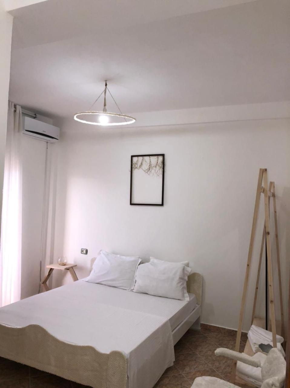 Kenza Apartments Sarandë Rum bild