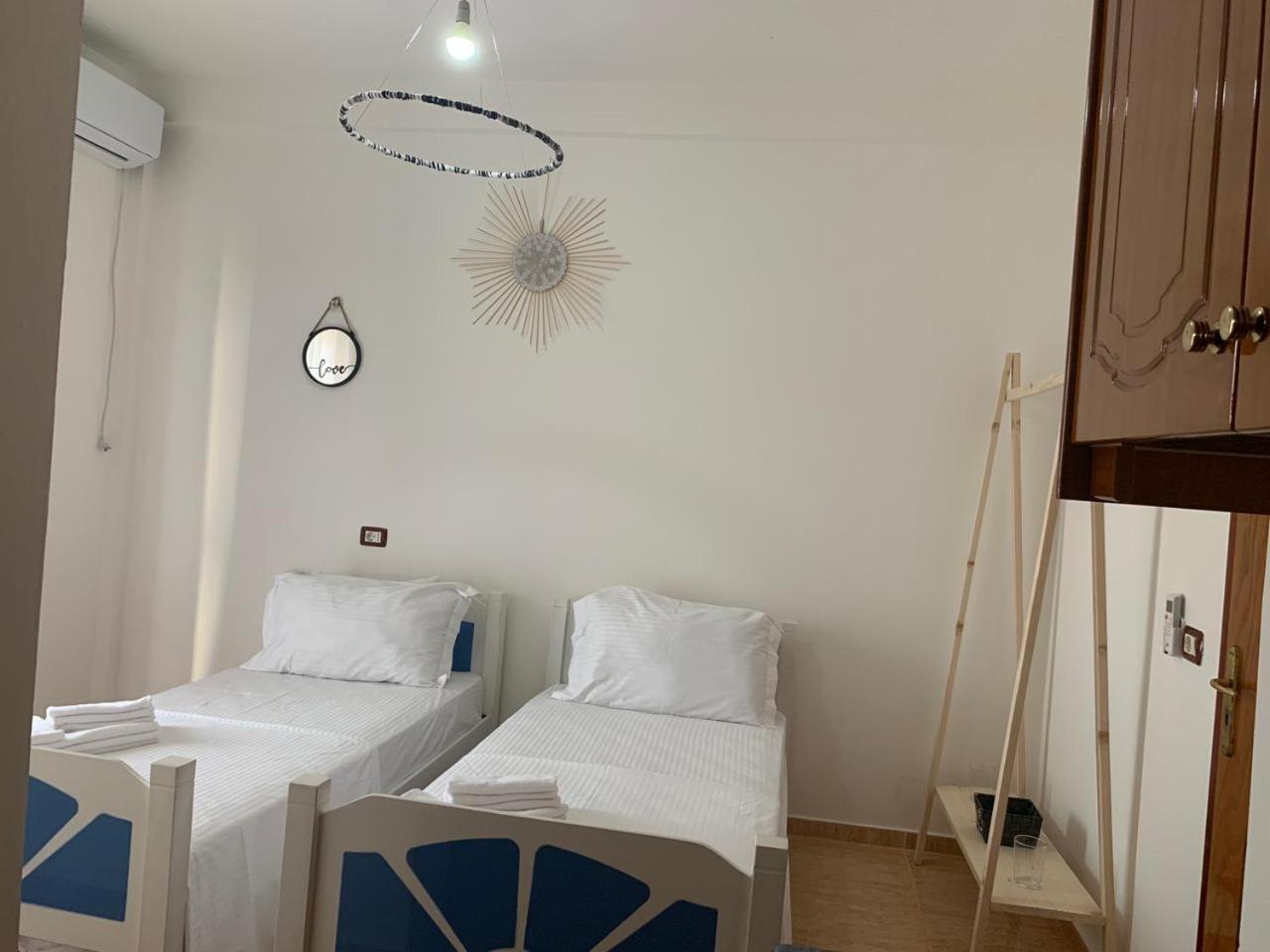 Kenza Apartments Sarandë Rum bild