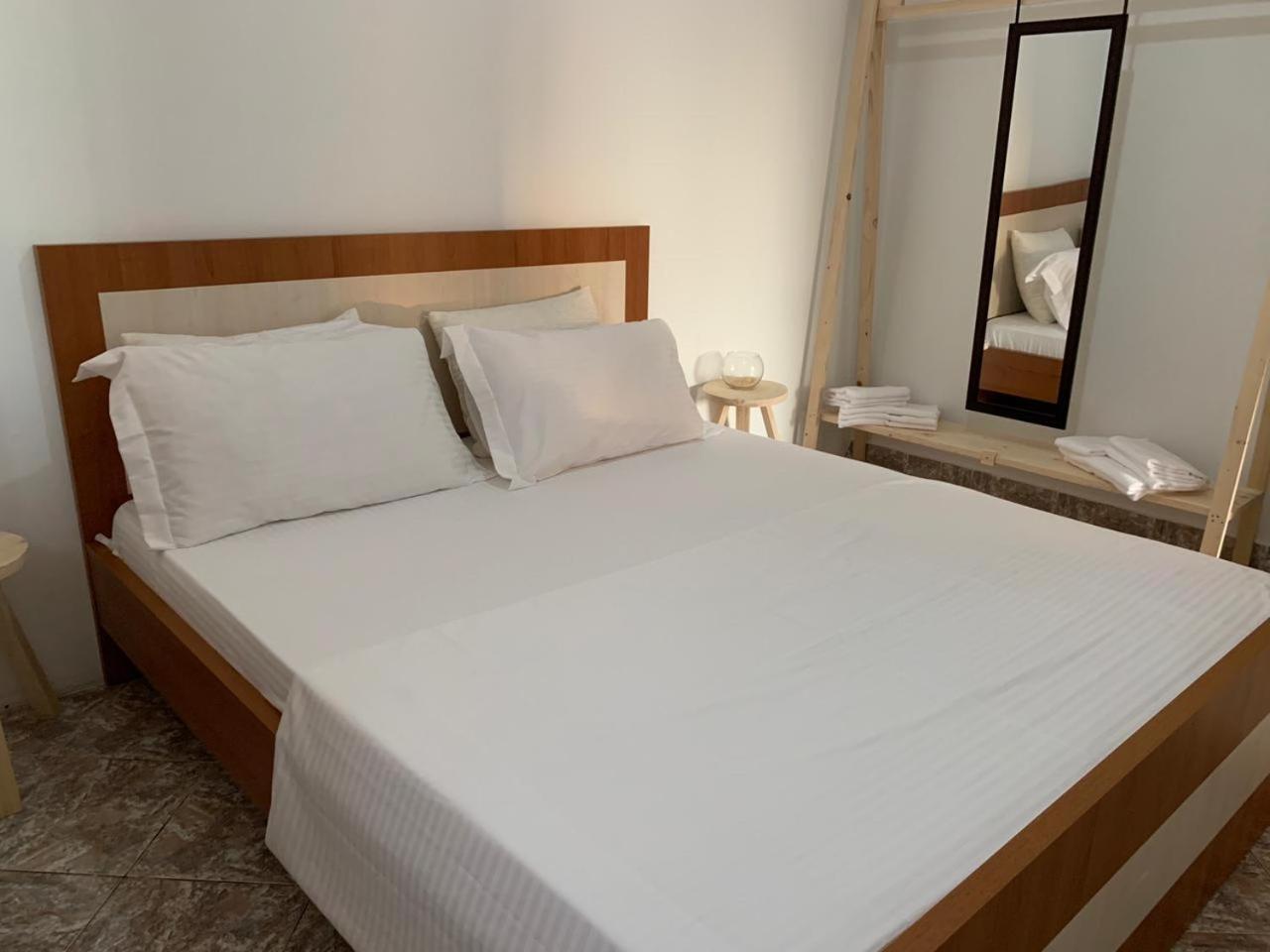 Kenza Apartments Sarandë Rum bild