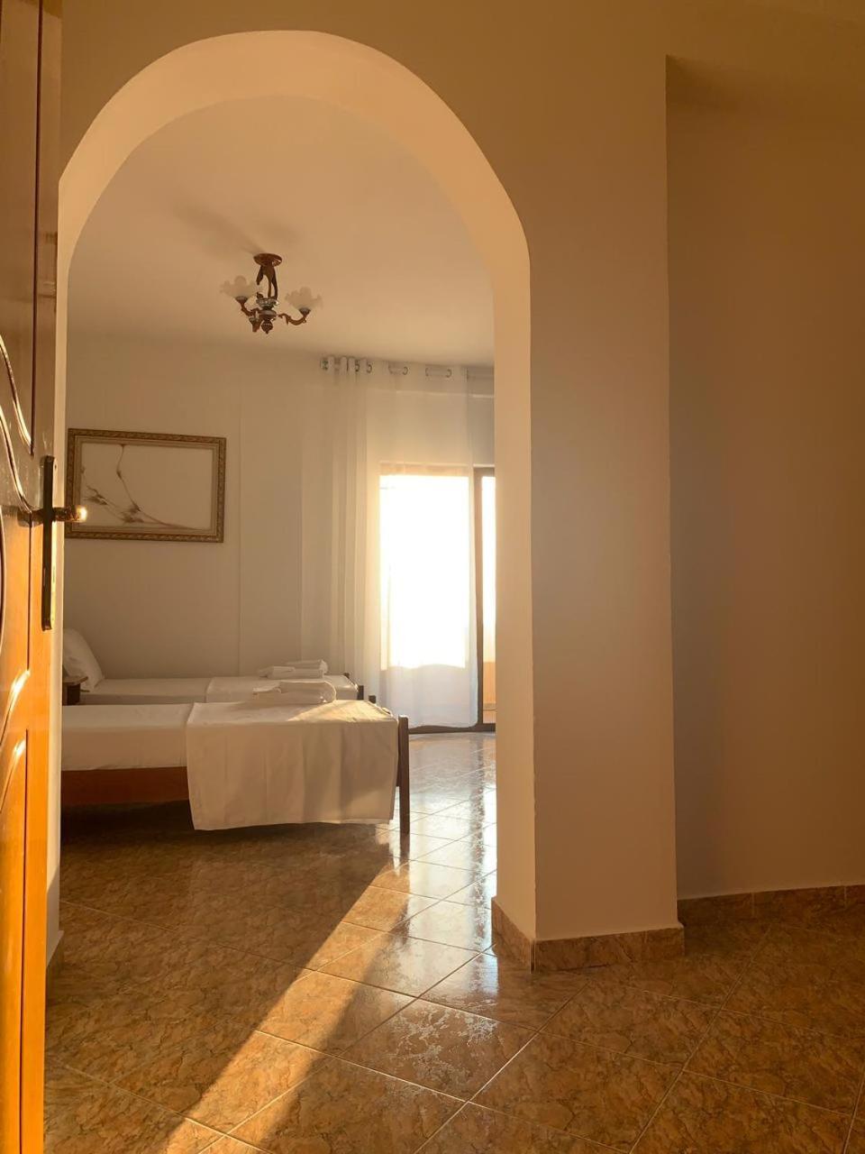 Kenza Apartments Sarandë Rum bild