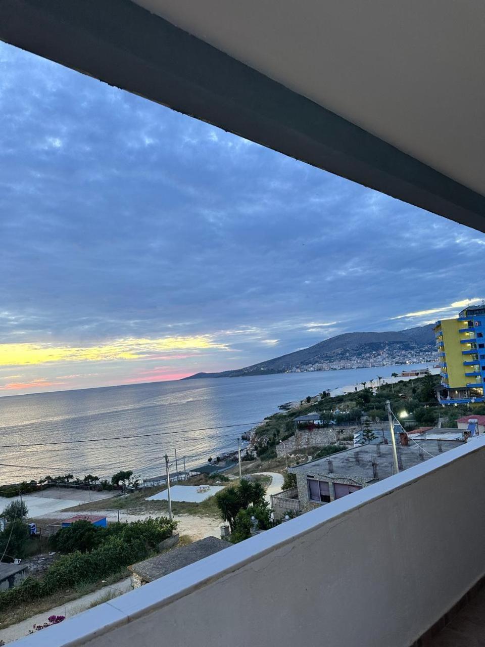Kenza Apartments Sarandë Exteriör bild