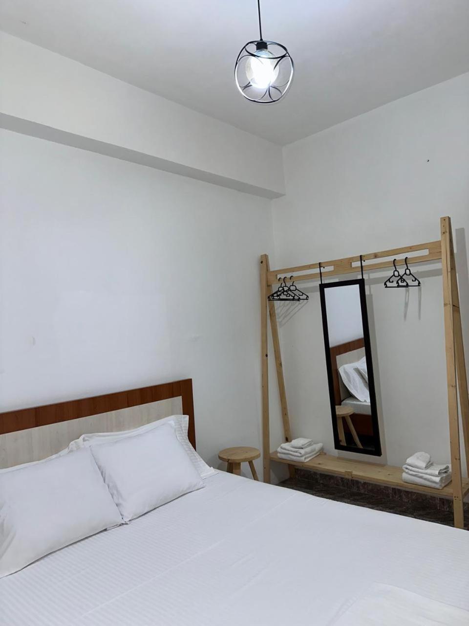 Kenza Apartments Sarandë Exteriör bild